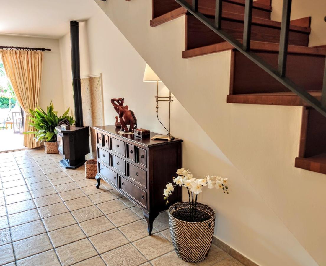 Spacious Beachfront Town House In Estepona With Fully Equipped Kitchen, Pools, Garden, Sea View المظهر الخارجي الصورة