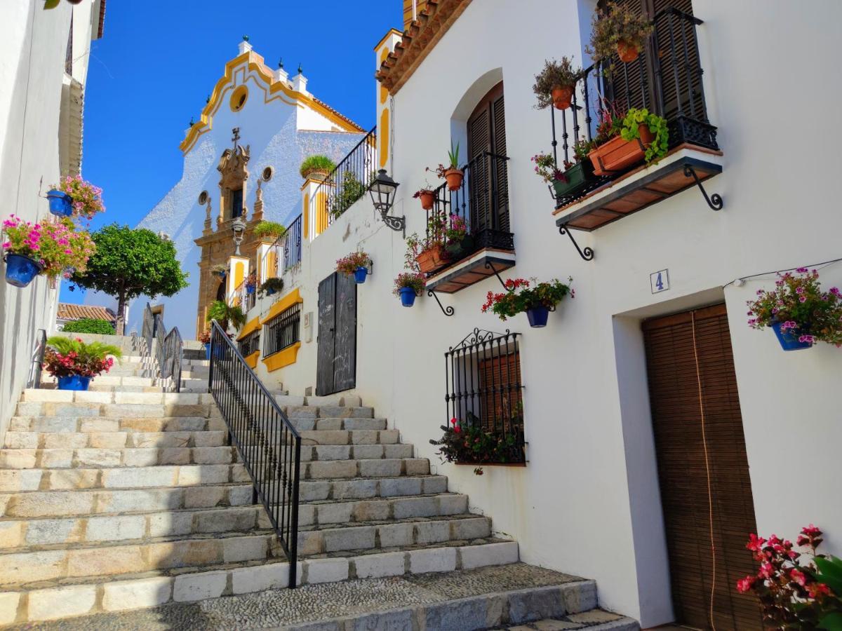 Spacious Beachfront Town House In Estepona With Fully Equipped Kitchen, Pools, Garden, Sea View المظهر الخارجي الصورة